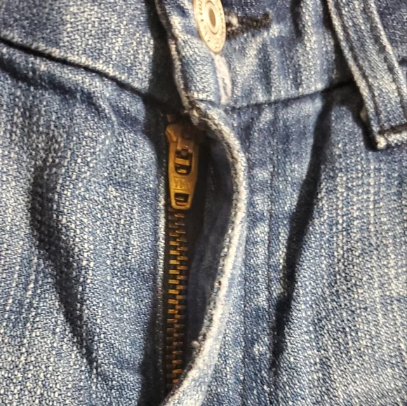 7 For all man kind jeans distressed boot cut jeans. waist size 26 - Picture 6 of 10